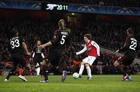 Milan-20120306-CLM8-Arsenal-RosickyGoal-g