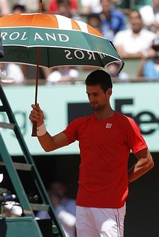 2012France-0526-Nole-training-funny充當球僮