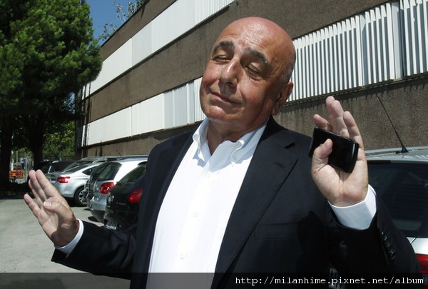 Milan-20100826-Galliani-無可奉告.jpg