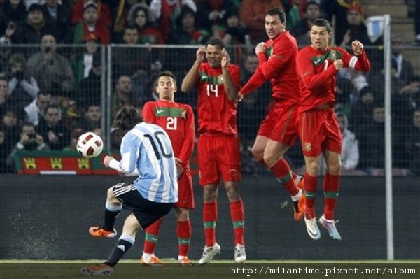 阿葡之戰-2011-0209-Messi-CR-2.jpg