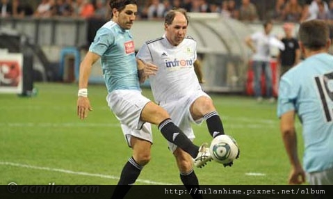 2011-0525-愛迪達慈善賽-老隊長Baresi.jpg