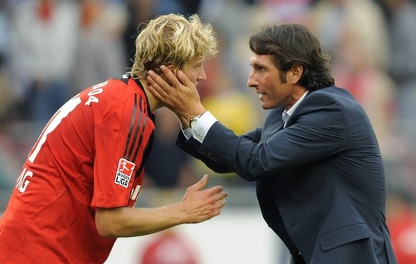 Leverkusen-BrunoLabbadia-FW-StefanKiessling.jpg