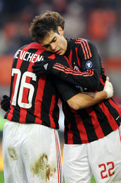 R15 kaka-sheva-hug 20081207