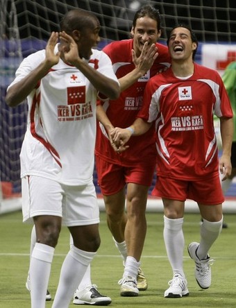 Iker-Rafa慈善賽-20081216-足球-Lopez-Etoo.jpg