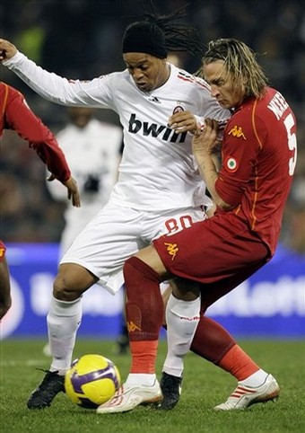 R18-Roma-Mexes-dinho