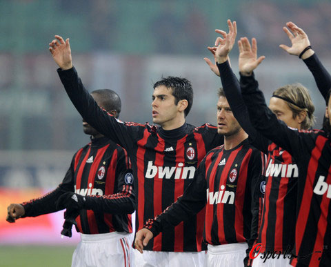 Milan-20090117-Fio-Kaka-感謝球迷.jpg