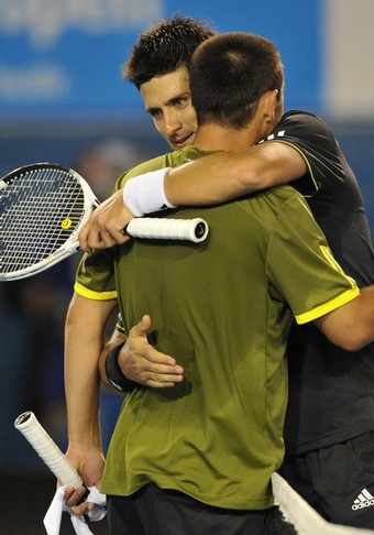 Djokovic-20090126-hug-4.jpg