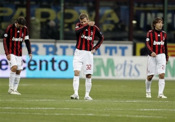 MilanDerby-20090215-對方進球後-Maldini-Beckham-Pirlo.jpg