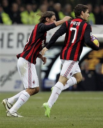 MilanDerby-20090215-Maldini-Pato-老少傳承.jpg