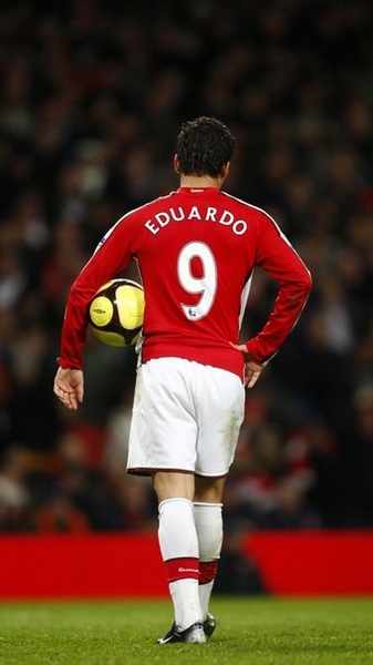 Arsenal-20090216-Dudu-Eduardo背影.jpg