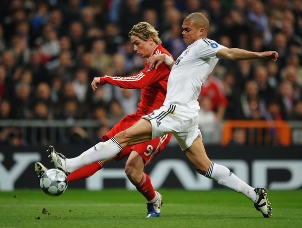 RM-20090225CL-Liverpool-Torres-pepe-防守同行.jpg