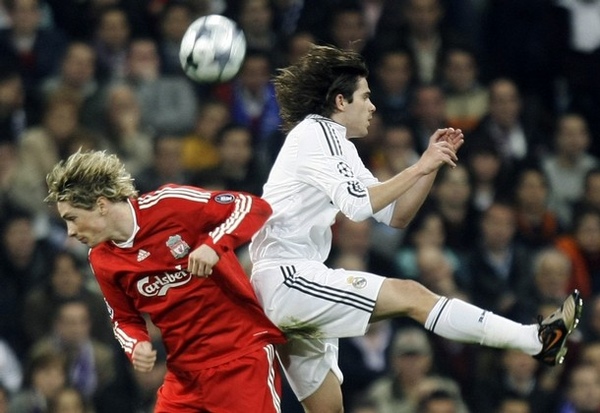 RM-20090225CL-Liverpool-Torres-換人來防守-Gago.jpg