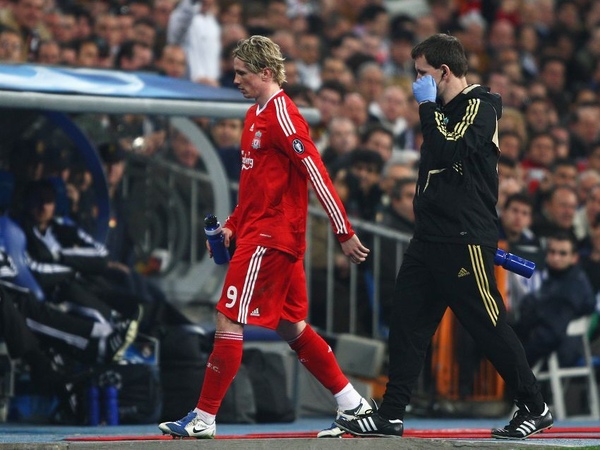 Torres-20090225-RM-Liverpool 受傷下場2