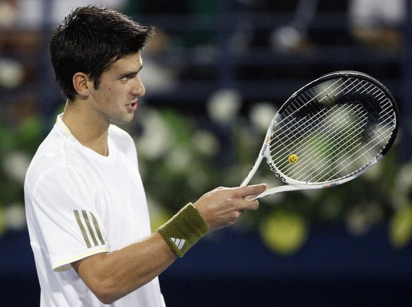 Djokovic-20090226-dubai-g1.jpg