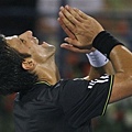 Djokovic-20090228-final-Dubai-謝天2a.jpg