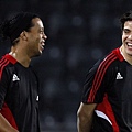 QatarDoha-kaka-dinho-笑臉中-20090303