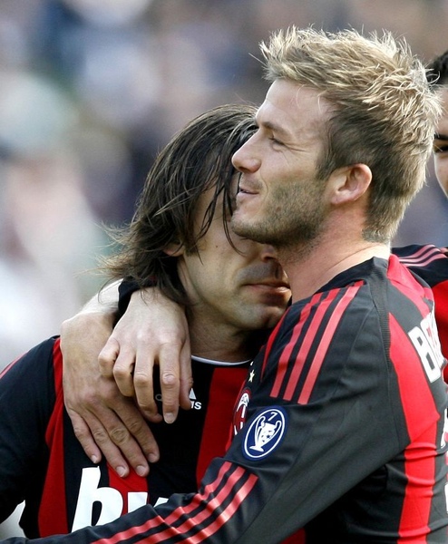 Milan-20090315-pirlo-beckham-hug2.jpg