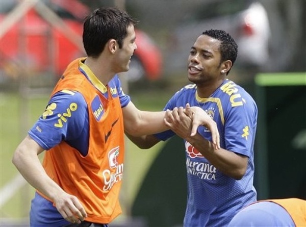 巴西-20090327-kaka-Robinho.jpg