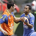 巴西-20090327-kaka-Robinho.jpg