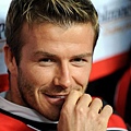 Milan-20090405-R30-豪華替補席-Beckham.jpg