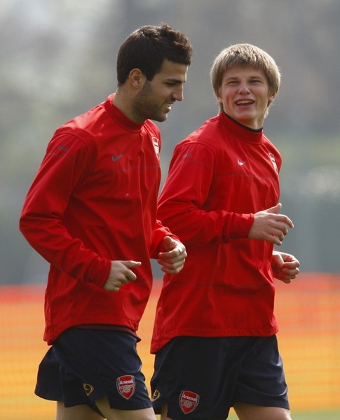 Arsenal-20090414-CescFabregas-Arshavin.jpg