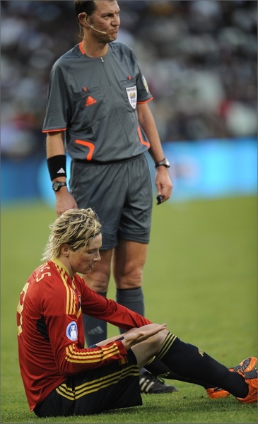 2009聯合會杯-M5-0617-spain-torres-不快2.jpg