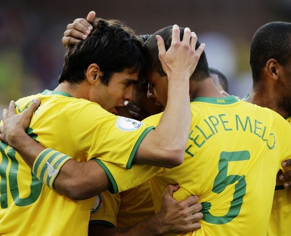 2009聯合會杯-0618-巴西慶祝勝利-kaka.jpg