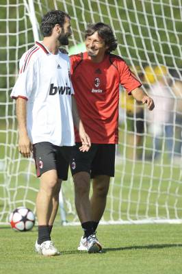 Milan-20090706-milanello-leo教練法老.jpg