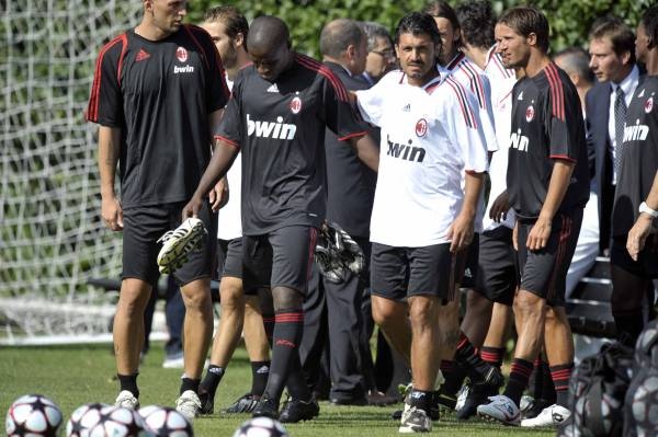 Milan-20090706-milanello-rino-可以不用來的人也來了.jpg