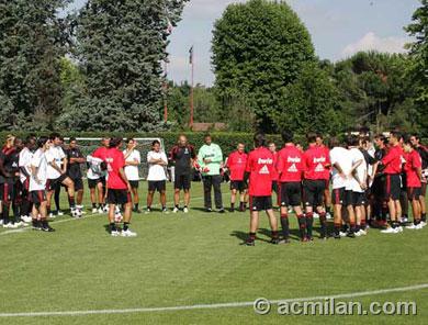 Milan-20090706-milanello-開訓日-leo教練.jpg