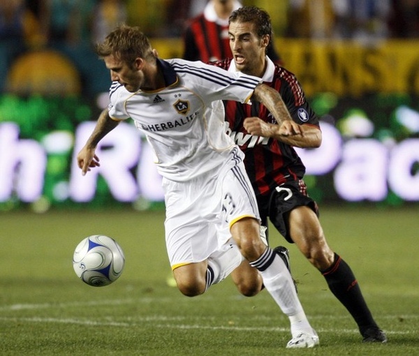 Milan-20090720-USA-熱身賽-flamini-beckham.jpg