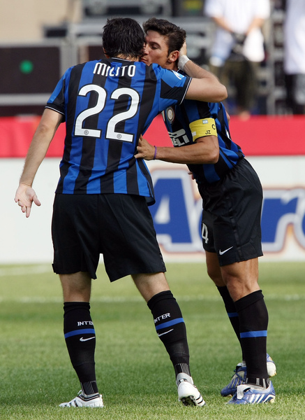 Milan-20090726-Inter-Milito22-goal.jpg Milan-20090726-Inter-Milito22-goal.jpg