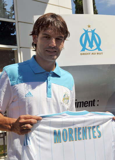 Morientes-20090728-重點在球衣-馬賽.jpg