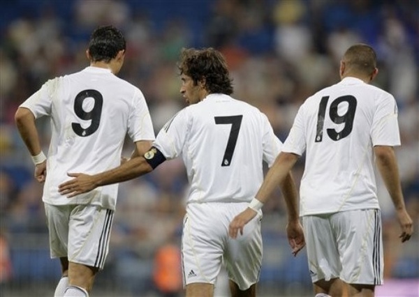 RM-20090726-Raul-Benzema-CR-背影.jpg