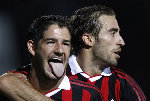 Milan-20090822-R01-pato-goal-mathieu-close.jpg