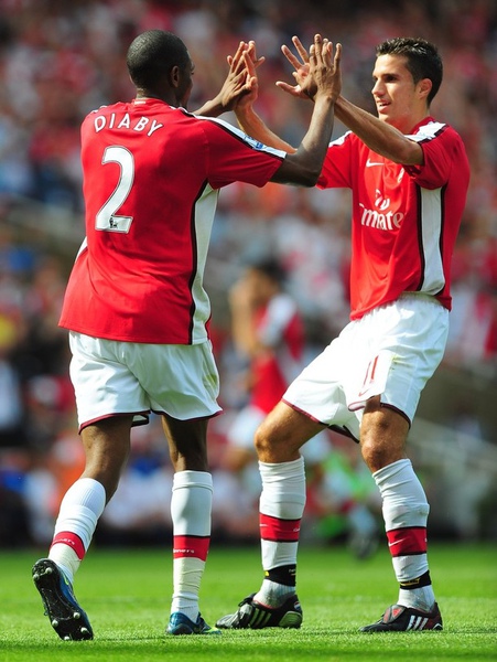 Arsenal-20090822-R03-vanPersie-Diaby-歡慶.jpg