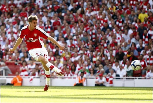 Arsenal-20090822-R03-Ramseygoal-2.jpg