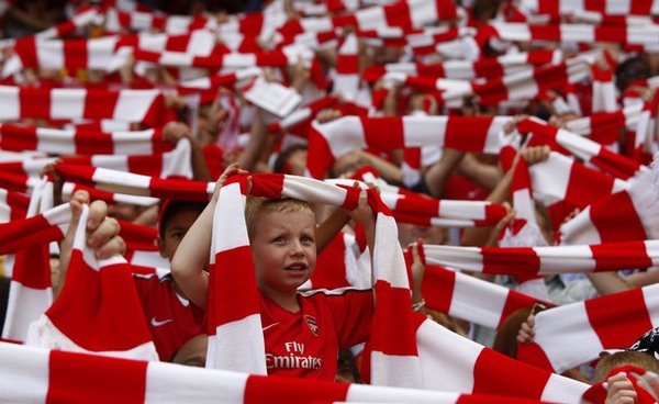 Arsenal-20090822-R03-主場可愛小球迷.jpg