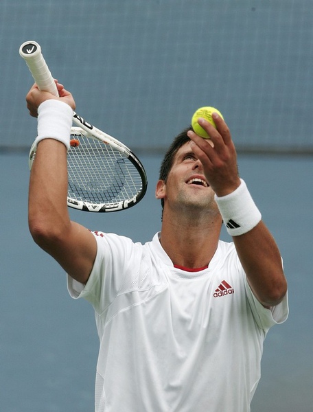 2009Cincinnati-0823-Djokovic可愛耍寶中.jpg