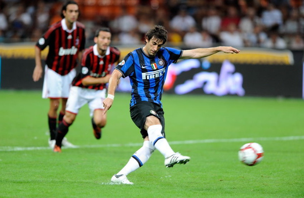 Milan-20090828-R02derby-Milito-goal.jpg