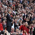 Arsenal-20090828-MU-溫格教練上看台-側面3.jpg