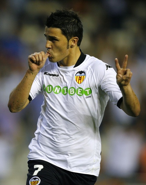 Valencia-20091001-EuropaLeague-Villa-babyx2慶祝法.jpg