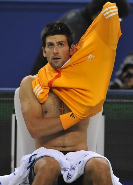 2009上海-1017-Djokovic-中途更衣.jpg