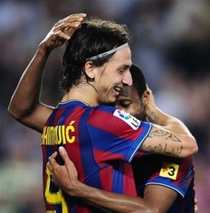 Barca-20091025-IbraGoal-大巨人與小矮人Keita-s.jpg