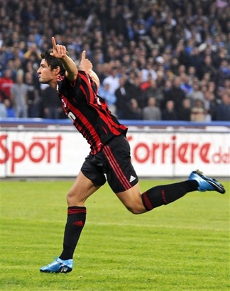 Milan-2009102-R10-Napoli-PatoGoal-1.jpg