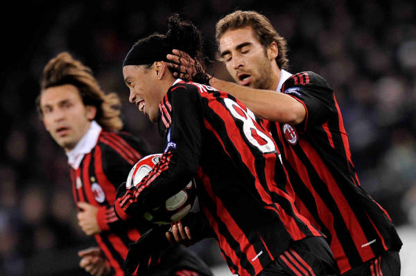 Milan-20091208-CLM6-DinhoGoal-flamini.jpg