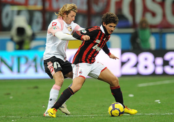 Milan-20091213-Palermo-42Balzaretti-pato-L.jpg