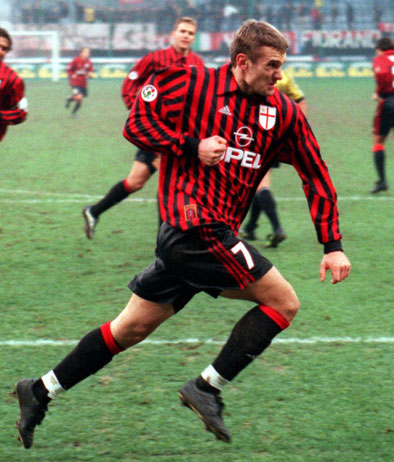 maglie_celebrative_shevchenko_milan_centenario_ap.jpg