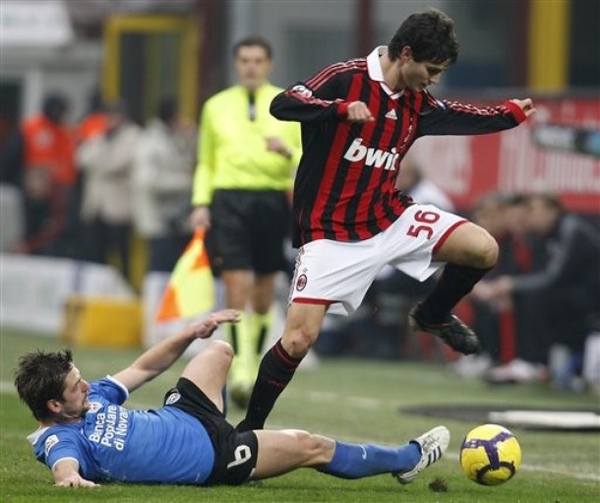 Milan-20100113-ItalianCup-AndreaDeVito.jpg