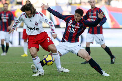 Milan-20100207-Bologna-重點在球衣pirlo.jpg